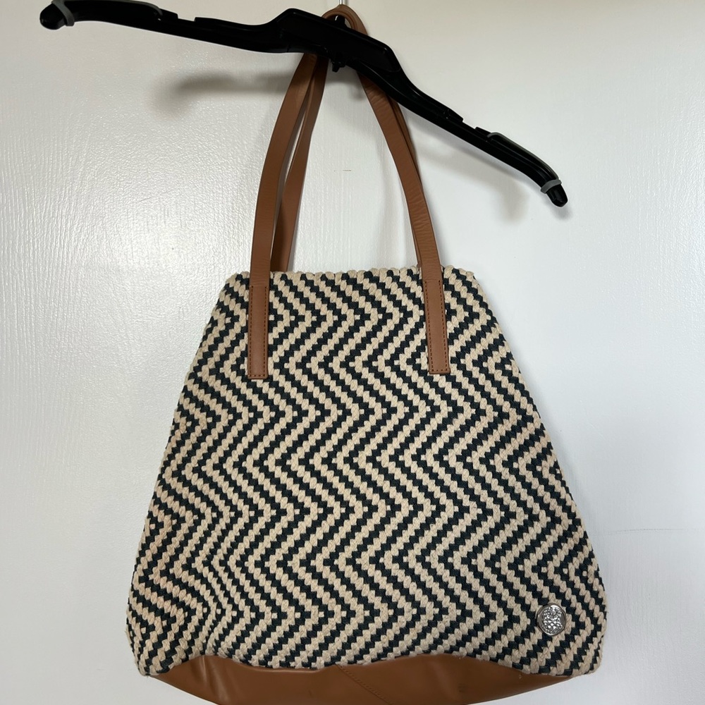 Vince Camuto large handbag - Picture 2 of 5